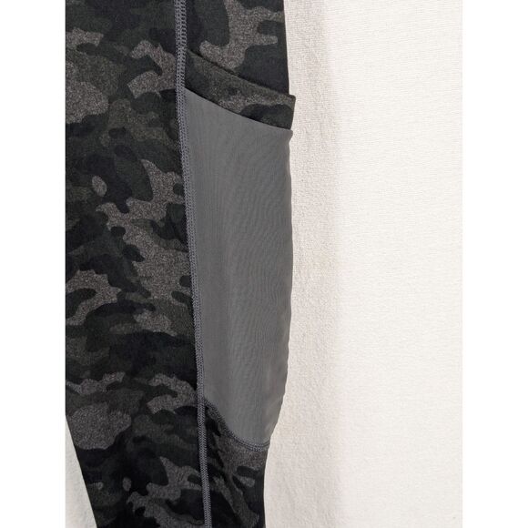 Fabletics PowerHold Camouflage Leggings w/ Pockets Women's Size Medium - Picture 11 of 12